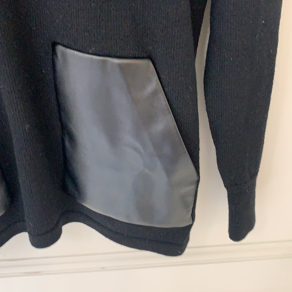Sweater - Picture 5 of 5